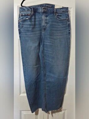 American Eagle Barrel Jeans W Raw Hem
